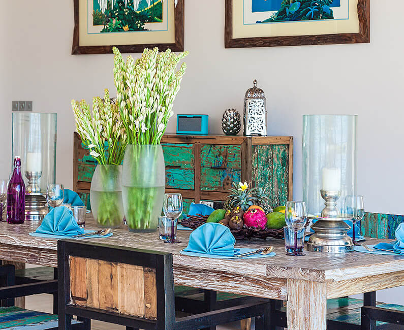 Tirta Nila Beach House - Dining table setup