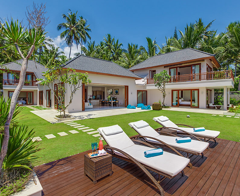 Tirta Nila Beach House - Sun bed day