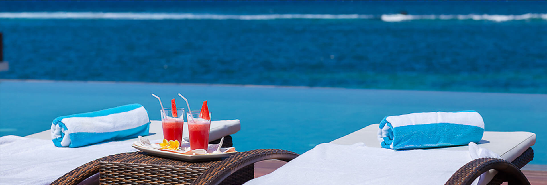 Villa Tirta Nila - Infinity view from pool deck