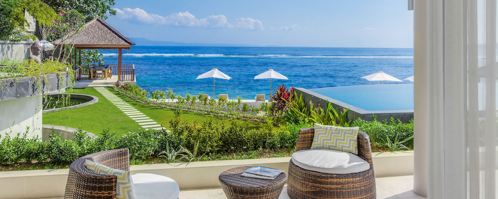 Villa Tirta Nila - Private beach and ocean deck